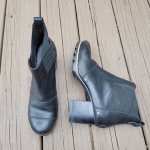 Sorel Addington Waterproof Black Oiled Leather Studded Chelsea Bootie 10.5